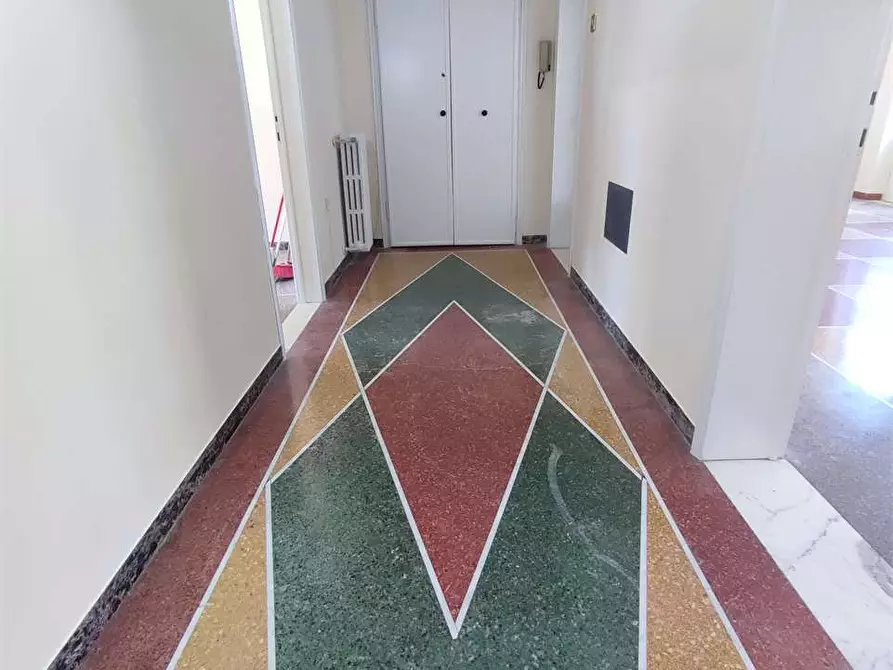 Immagine 8 di Appartamento in vendita  in VIA MENASCI 18 a Livorno