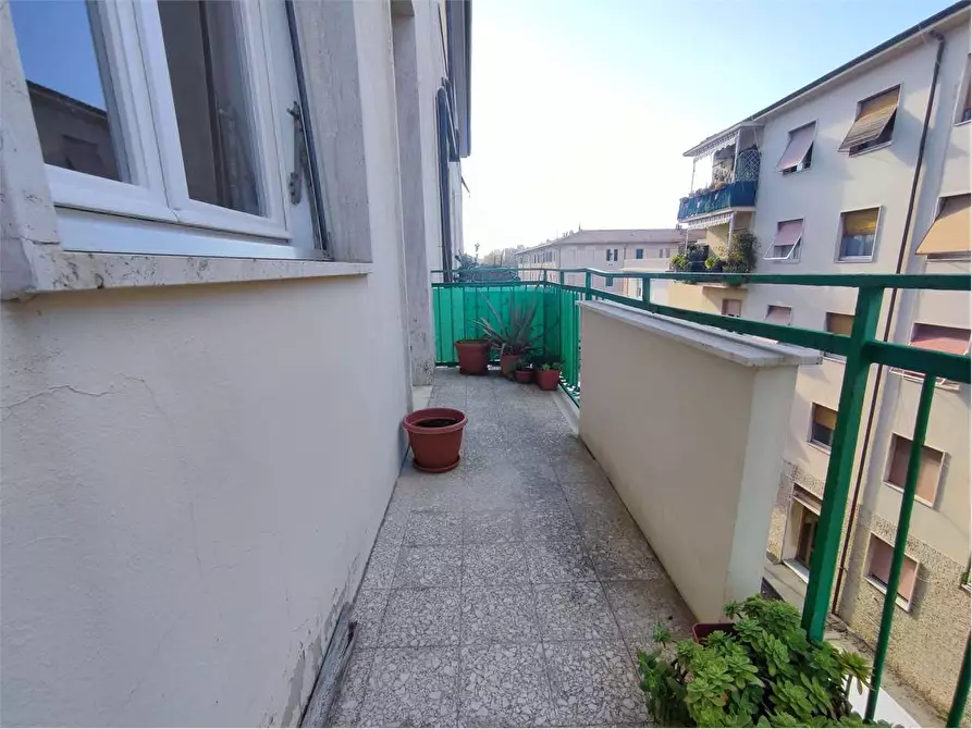 Immagine 26 di Appartamento in vendita  in VIA MENASCI 18 a Livorno