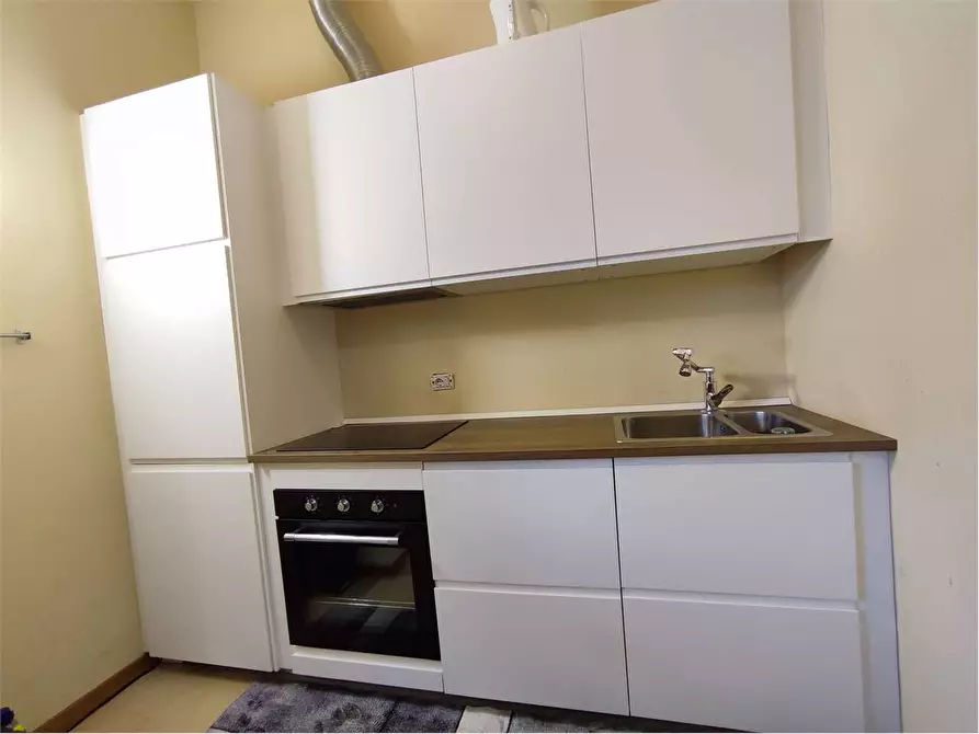 Immagine 9 di Appartamento in vendita  in Viale del Tirreno  80 a Livorno