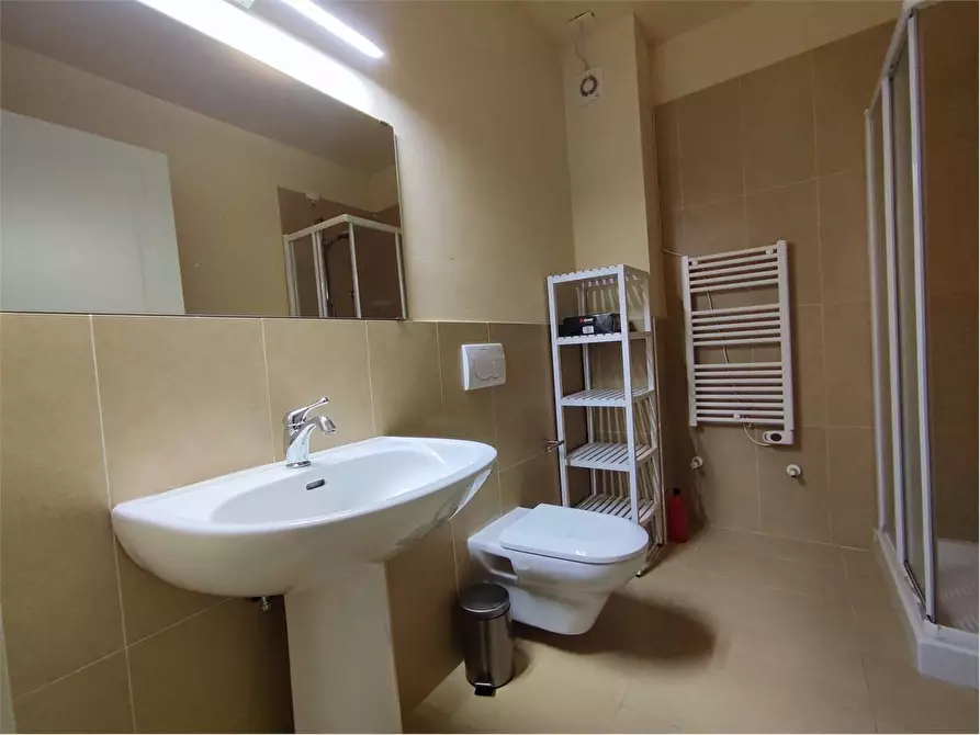 Immagine 21 di Appartamento in vendita  in Viale del Tirreno  80 a Livorno