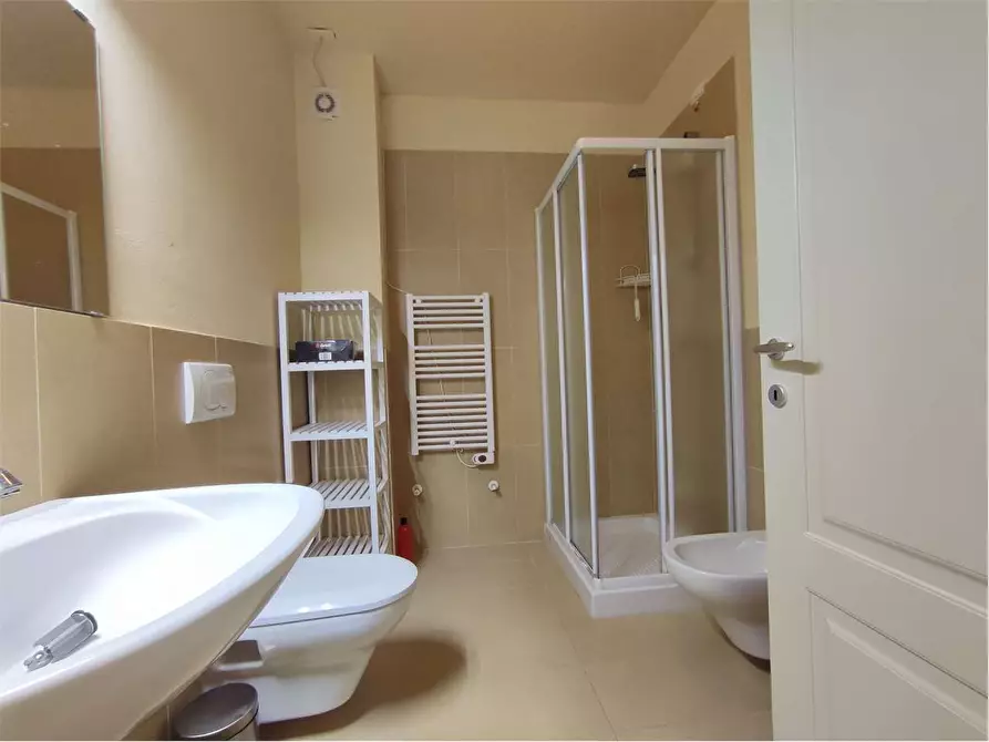 Immagine 22 di Appartamento in vendita  in Viale del Tirreno  80 a Livorno