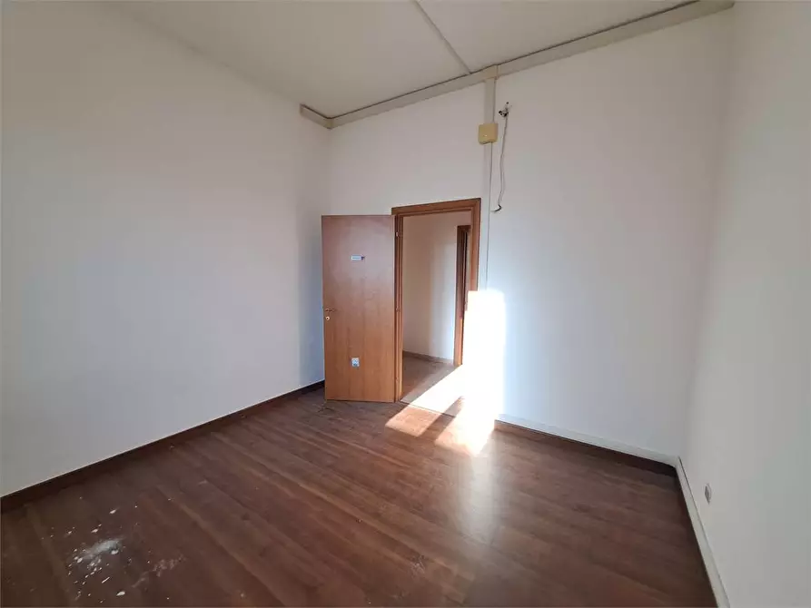 Immagine 18 di Ufficio in affitto  in Piazza Grande  1 a Livorno