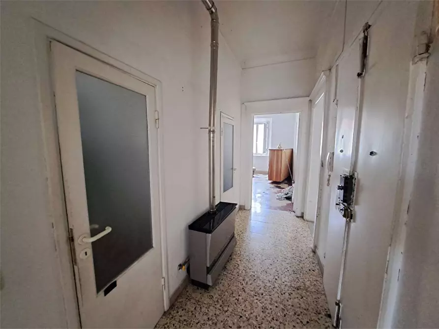 Immagine 11 di Appartamento in vendita  in Via Maggi  67 a Livorno