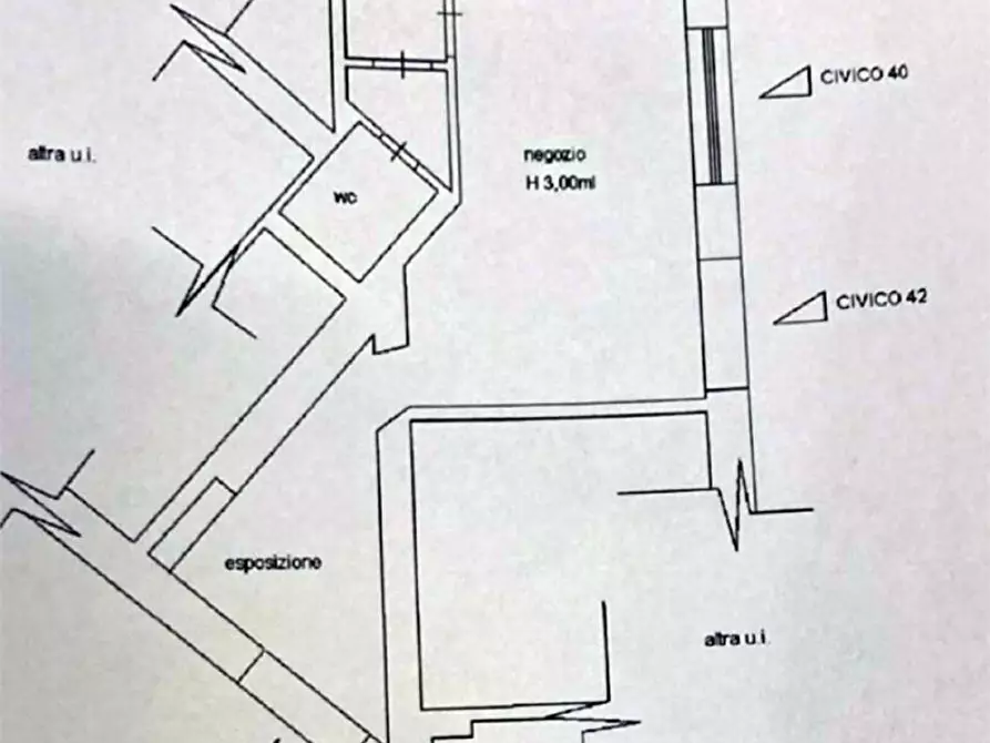 Immagine 16 di Negozio in affitto  in Via delle bandiere  42 a Livorno