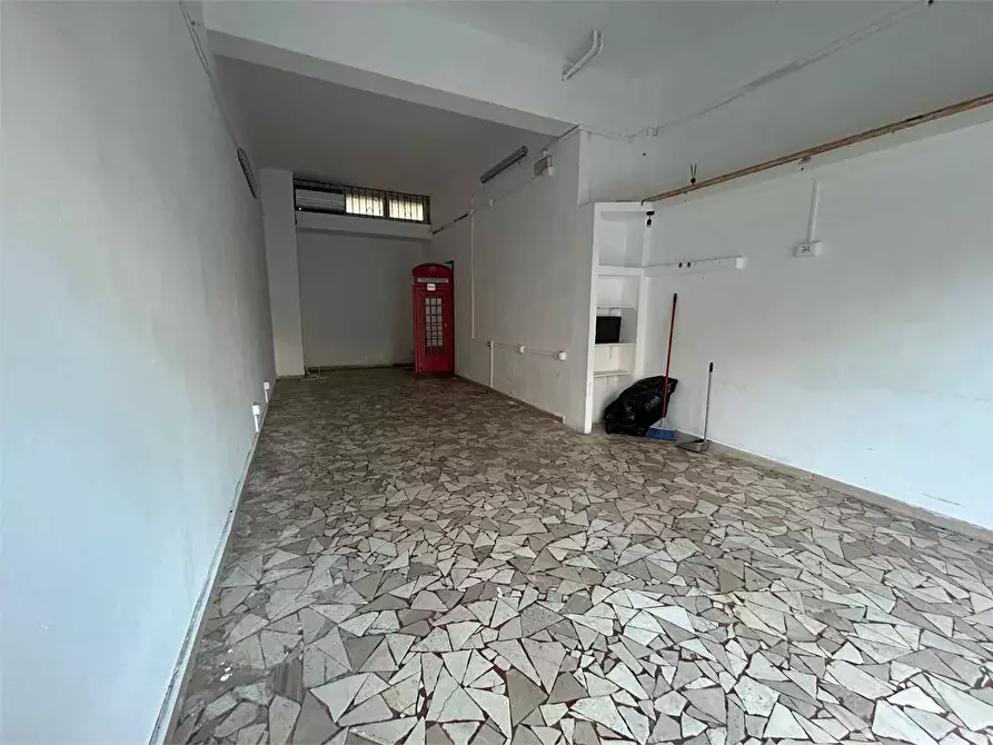 Immagine 2 di Negozio in affitto  in Via donnini 95 a Livorno