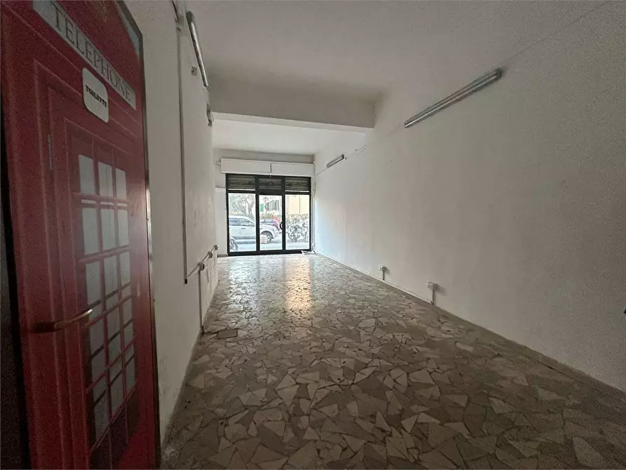 Immagine 5 di Negozio in affitto  in Via donnini 95 a Livorno