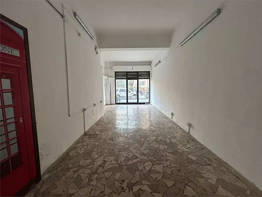 Immagine 6 di Negozio in affitto  in Via donnini 95 a Livorno