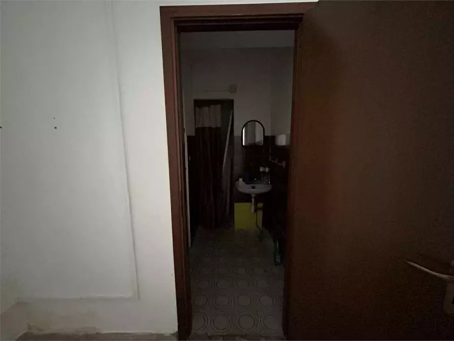 Immagine 8 di Negozio in affitto  in Via donnini 95 a Livorno