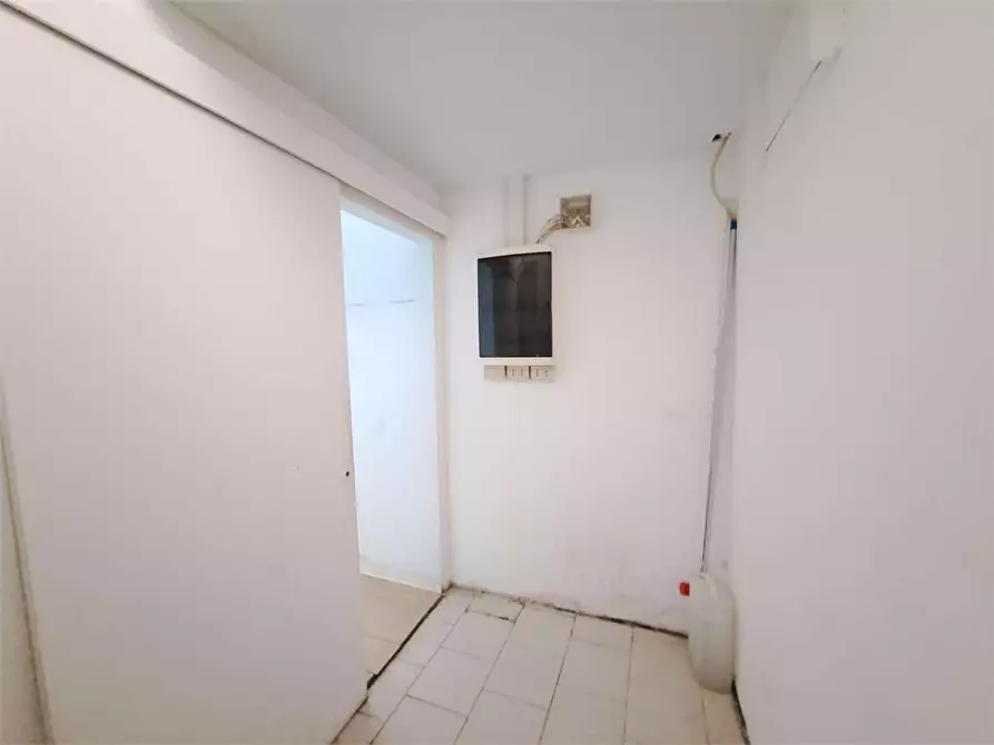 Immagine 10 di Negozio in affitto  in Viale della libertà  51 a Livorno