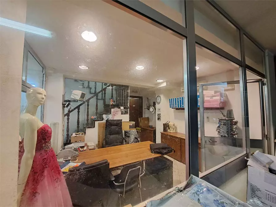 Immagine 7 di Negozio in vendita  in Scali Aurelio saffi a Livorno