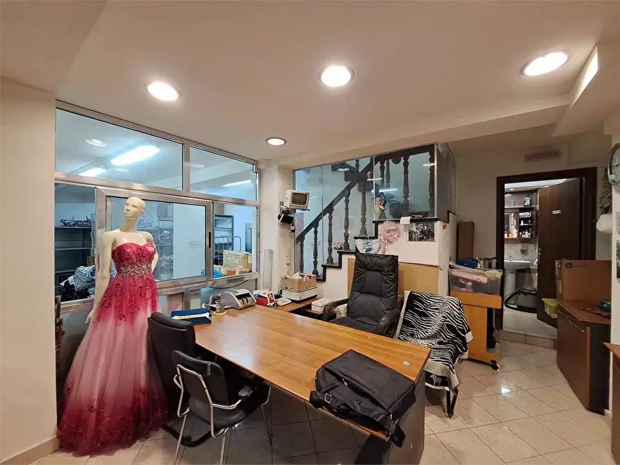 Immagine 8 di Negozio in vendita  in Scali Aurelio saffi a Livorno