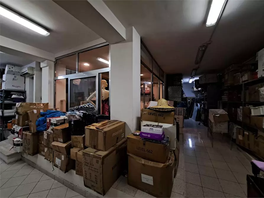 Immagine 12 di Negozio in vendita  in Scali Aurelio saffi a Livorno