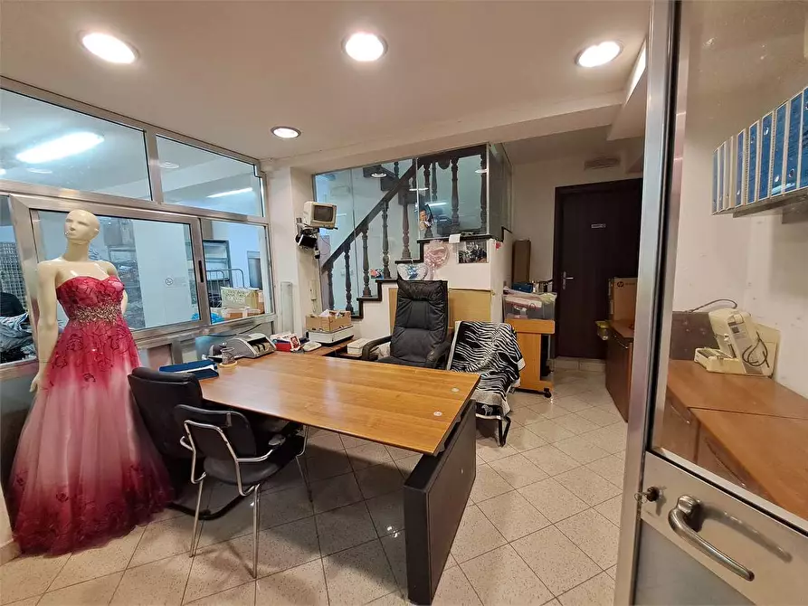 Immagine 13 di Negozio in vendita  in Scali Aurelio saffi a Livorno