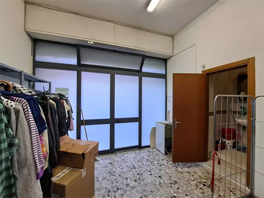 Immagine 18 di Negozio in vendita  in Scali Aurelio saffi a Livorno
