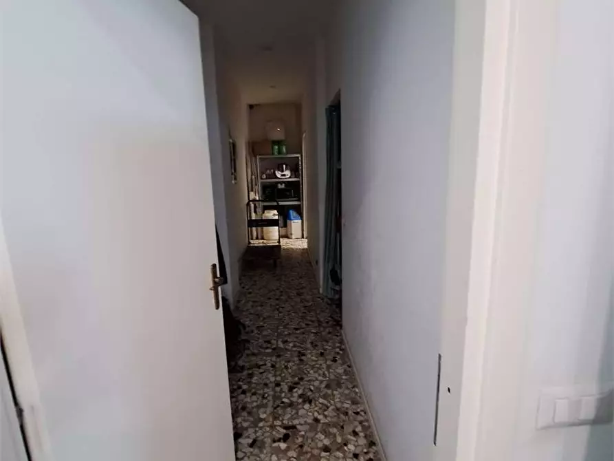 Immagine 22 di Negozio in vendita  in Scali Aurelio saffi a Livorno