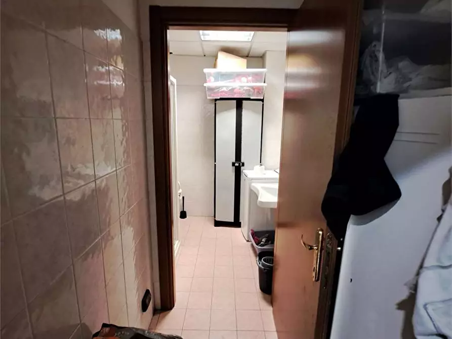 Immagine 26 di Negozio in vendita  in Scali Aurelio saffi a Livorno