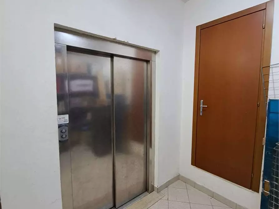 Immagine 31 di Negozio in vendita  in Scali Aurelio saffi a Livorno