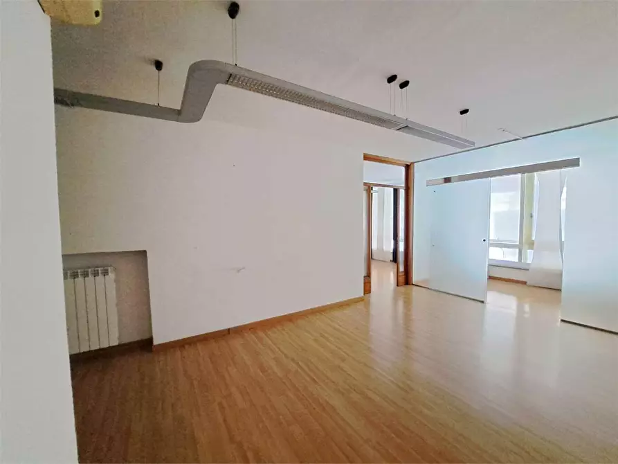 Immagine 4 di Ufficio in affitto  in Via Monte Grappa a Livorno