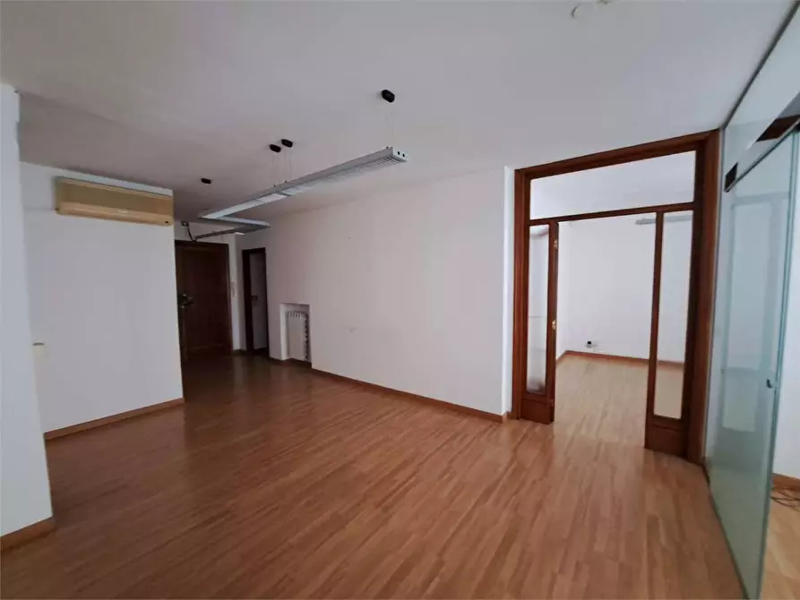 Immagine 5 di Ufficio in affitto  in Via Monte Grappa a Livorno