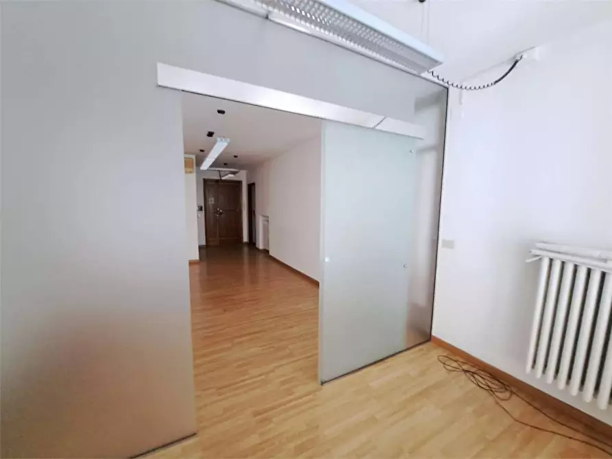 Immagine 6 di Ufficio in affitto  in Via Monte Grappa a Livorno