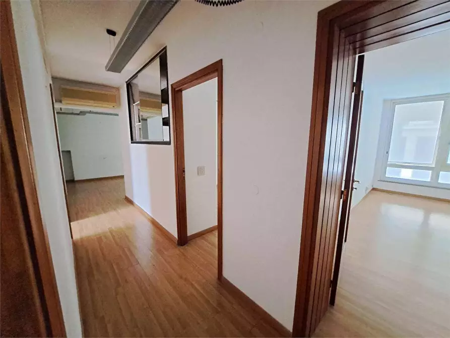 Immagine 14 di Ufficio in affitto  in Via Monte Grappa a Livorno