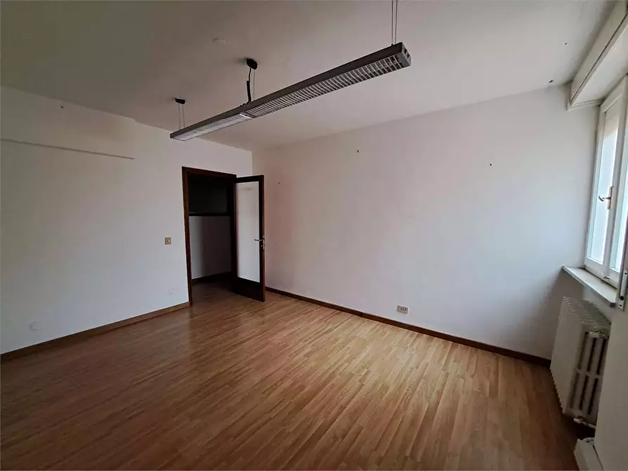 Immagine 22 di Ufficio in affitto  in Via Monte Grappa a Livorno