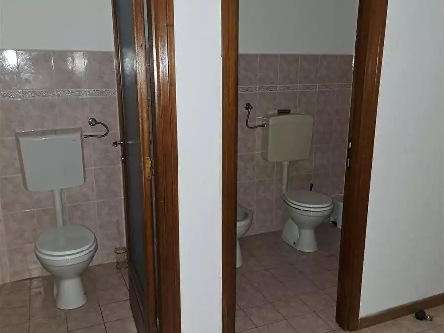 Immagine 24 di Ufficio in affitto  in Via Monte Grappa a Livorno