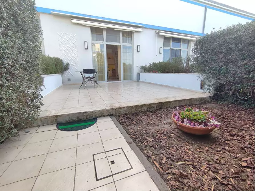 Immagine 27 di Appartamento in vendita  in Viale del Tirreno  86 D a Pisa