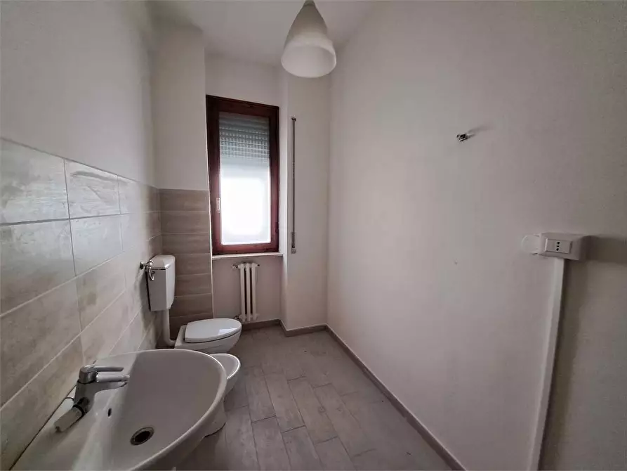 Immagine 17 di Ufficio in affitto  in Via monte grappa  5 a Livorno