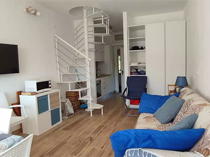 Immagine 2 di Appartamento in vendita  in Via Mario Puccini Chioma a Livorno