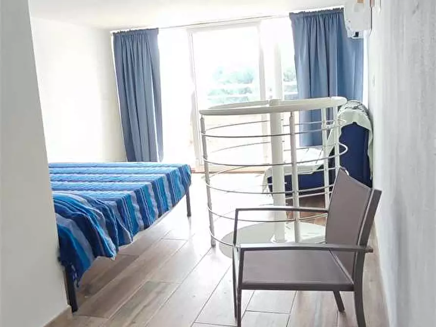 Immagine 10 di Appartamento in vendita  in Via Mario Puccini Chioma a Livorno