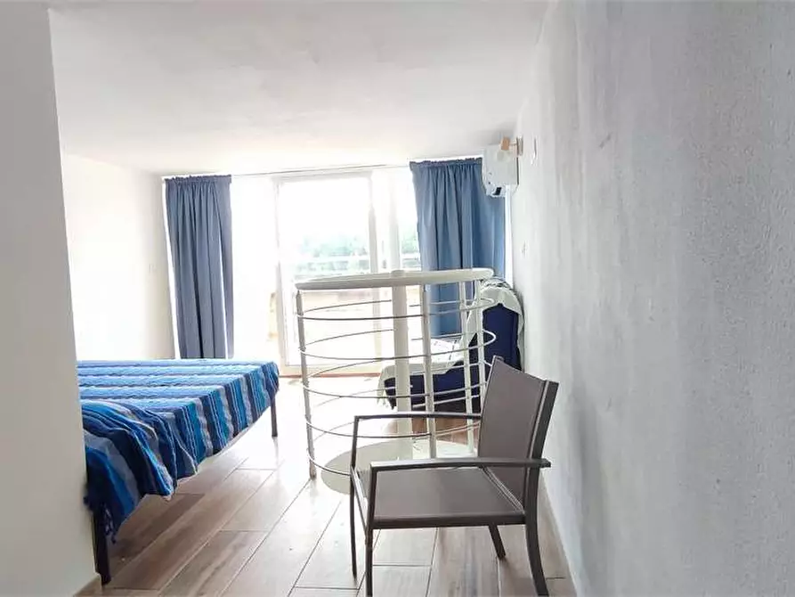 Immagine 14 di Appartamento in vendita  in Via Mario Puccini Chioma a Livorno