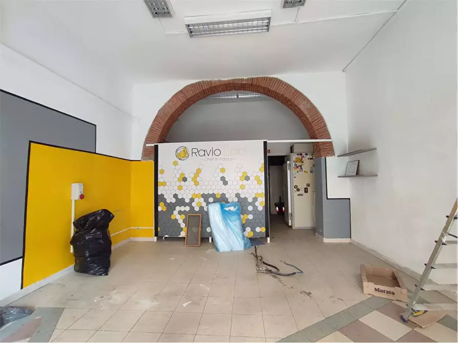Immagine 1 di Negozio in vendita  in Via provinciale pisana 97 a Livorno