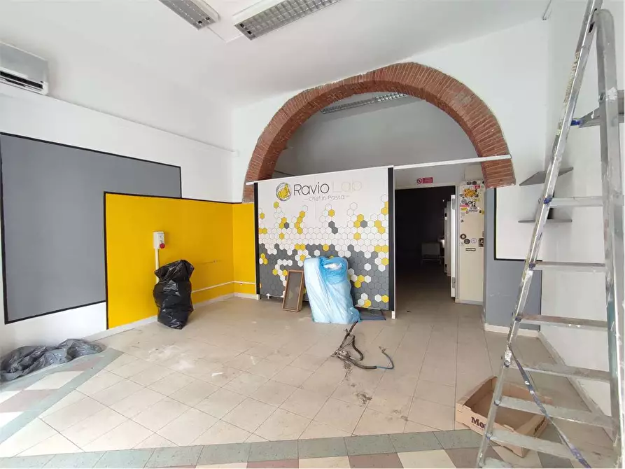 Immagine 2 di Negozio in vendita  in Via provinciale pisana 97 a Livorno