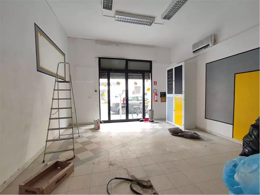 Immagine 6 di Negozio in vendita  in Via provinciale pisana 97 a Livorno