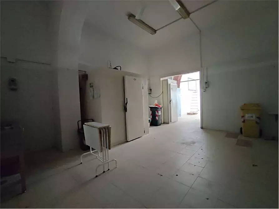 Immagine 10 di Negozio in vendita  in Via provinciale pisana 97 a Livorno