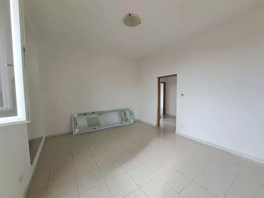 Immagine 3 di Appartamento in vendita  in via mentana a Livorno