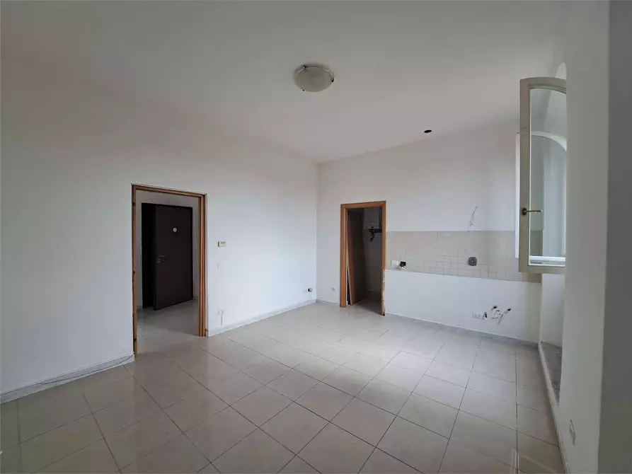 Immagine 5 di Appartamento in vendita  in via mentana a Livorno