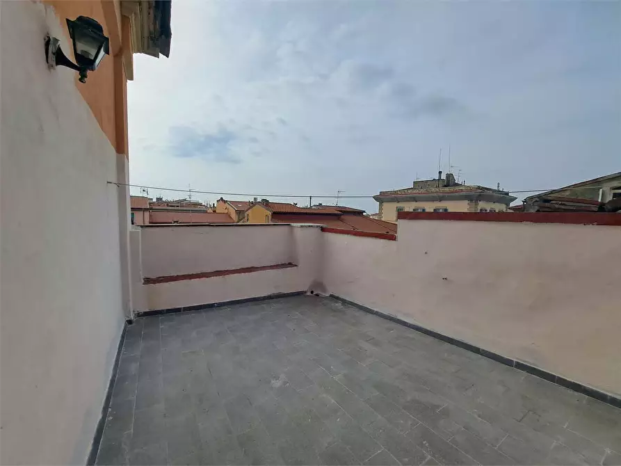 Immagine 9 di Appartamento in vendita  in via mentana a Livorno