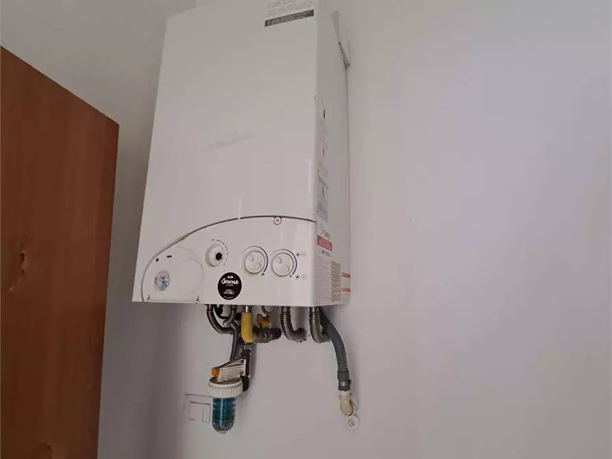 Immagine 12 di Appartamento in vendita  in via mentana a Livorno