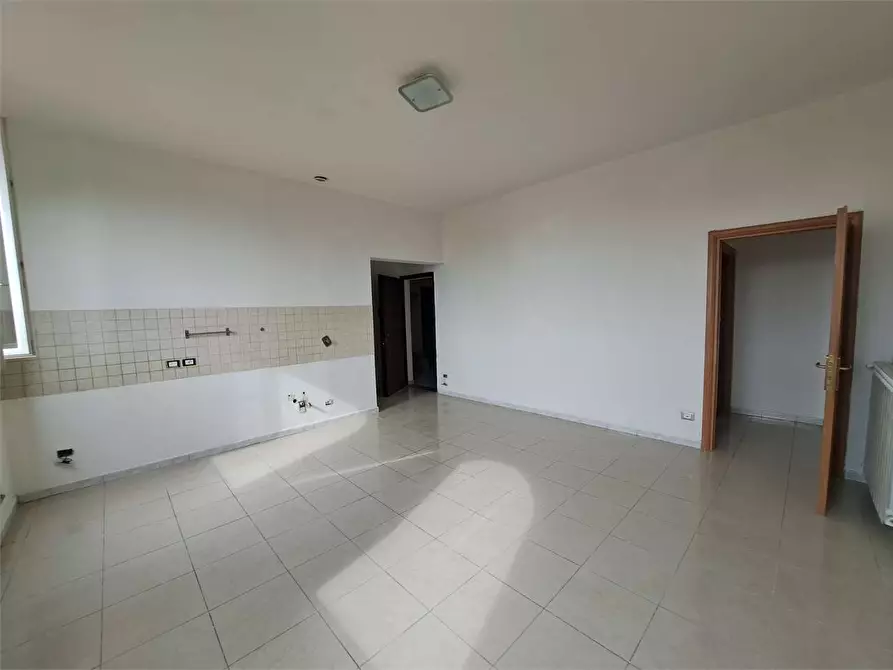 Immagine 2 di Appartamento in vendita  in via mentana a Livorno