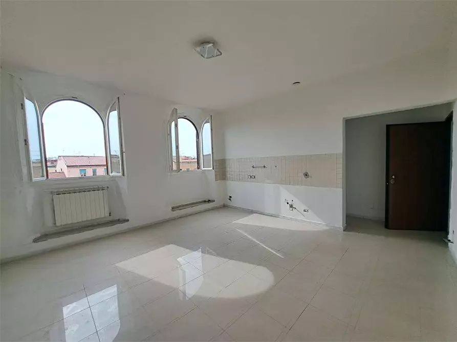 Immagine 6 di Appartamento in vendita  in via mentana a Livorno