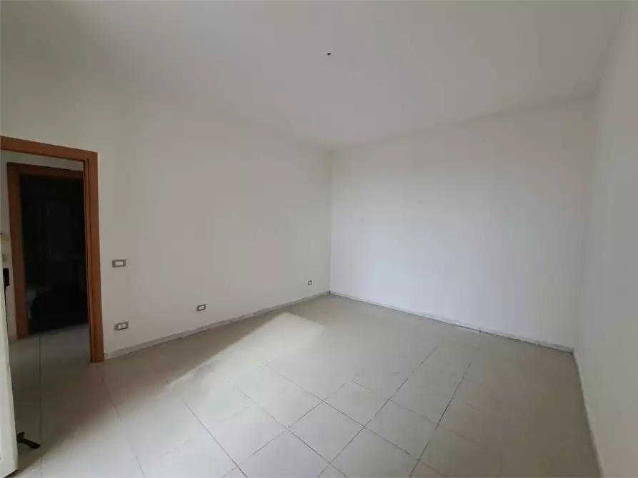 Immagine 10 di Appartamento in vendita  in via mentana a Livorno