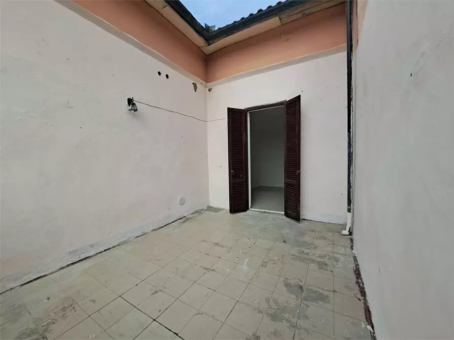 Immagine 11 di Appartamento in vendita  in via mentana a Livorno