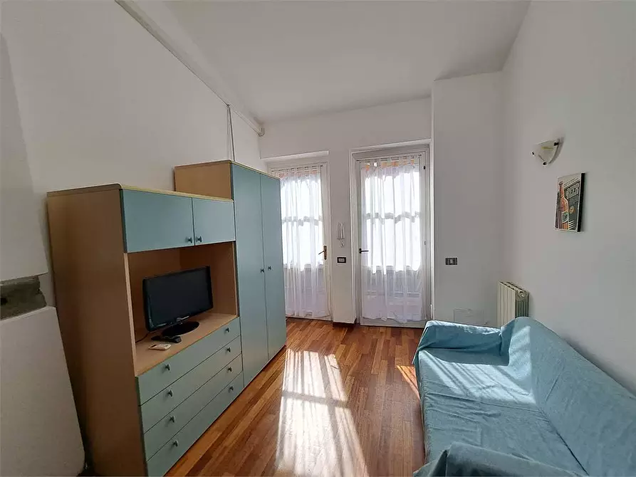 Immagine 6 di Appartamento in vendita  in via VITTORIO CORCOS a Livorno