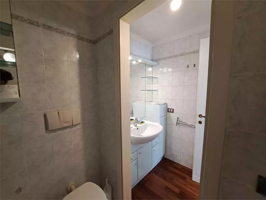 Immagine 15 di Appartamento in vendita  in via VITTORIO CORCOS a Livorno