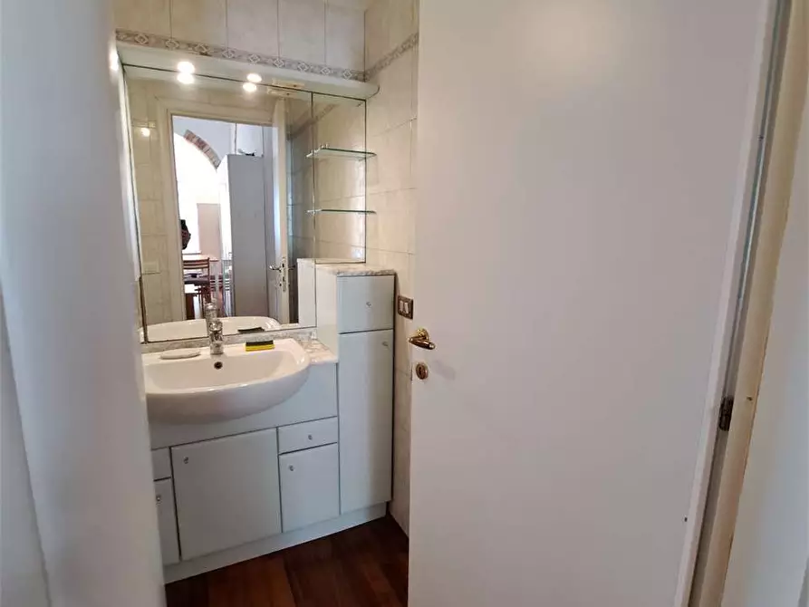 Immagine 17 di Appartamento in vendita  in via VITTORIO CORCOS a Livorno