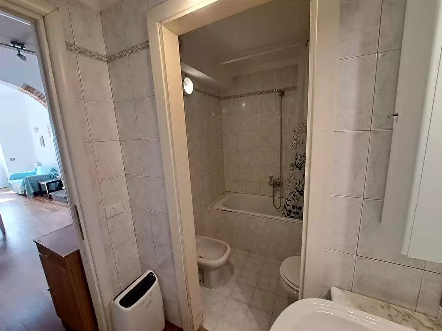 Immagine 18 di Appartamento in vendita  in via VITTORIO CORCOS a Livorno