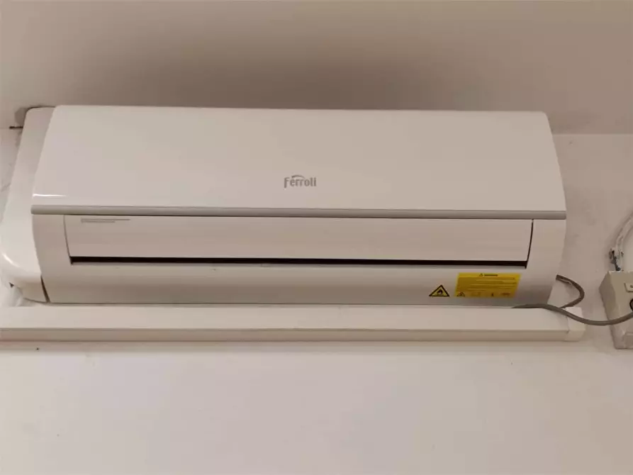 Immagine 16 di Negozio in vendita  in Via Puini a Livorno