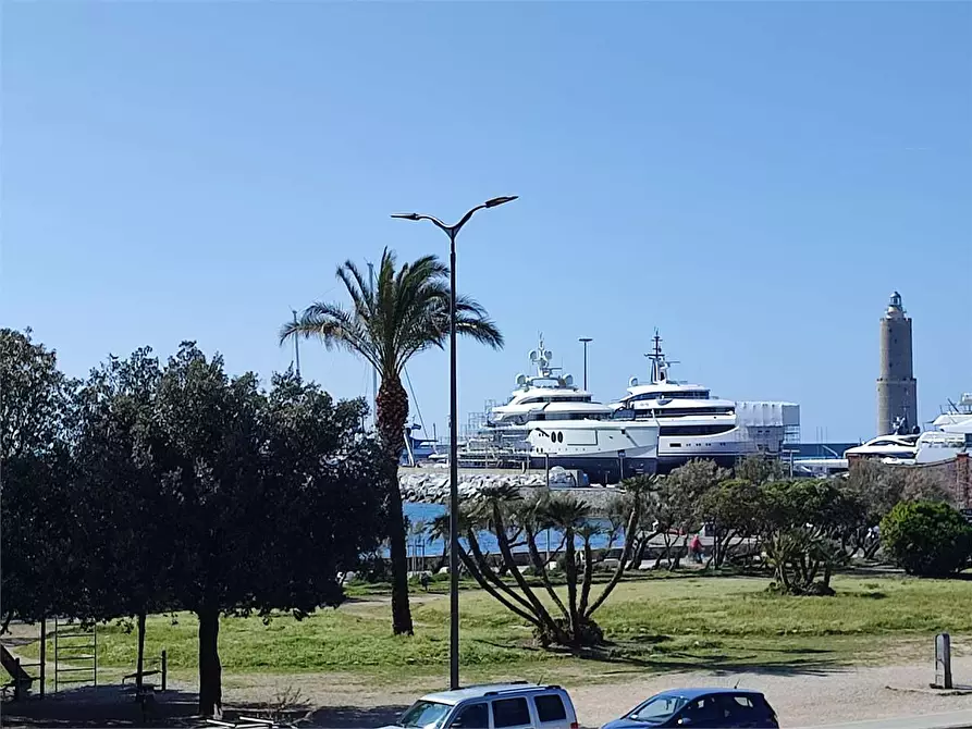 Immagine 1 di Appartamento in vendita  in Viale italia  5 a Livorno